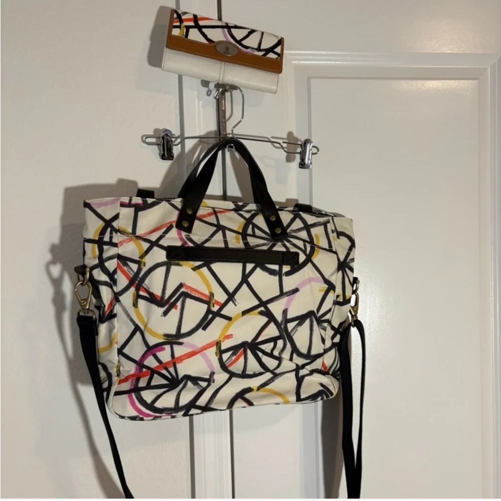 NWOT Fossil Stylish Multicolor Women's Bag With Matching Wallet